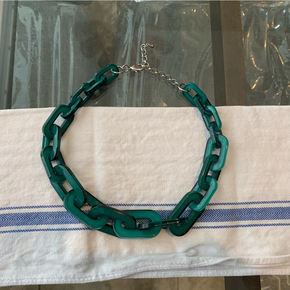 Rara Avis by Iris Apfel Chunky Emerald Green Resin Lucite necklace.